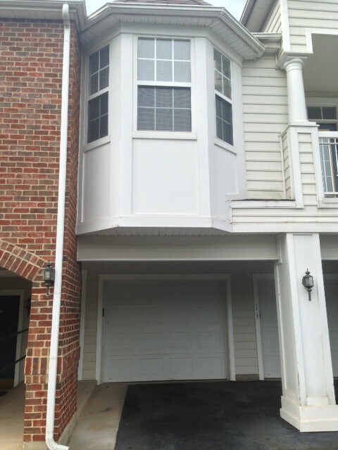 Building Photo - 830 Beverley Dr