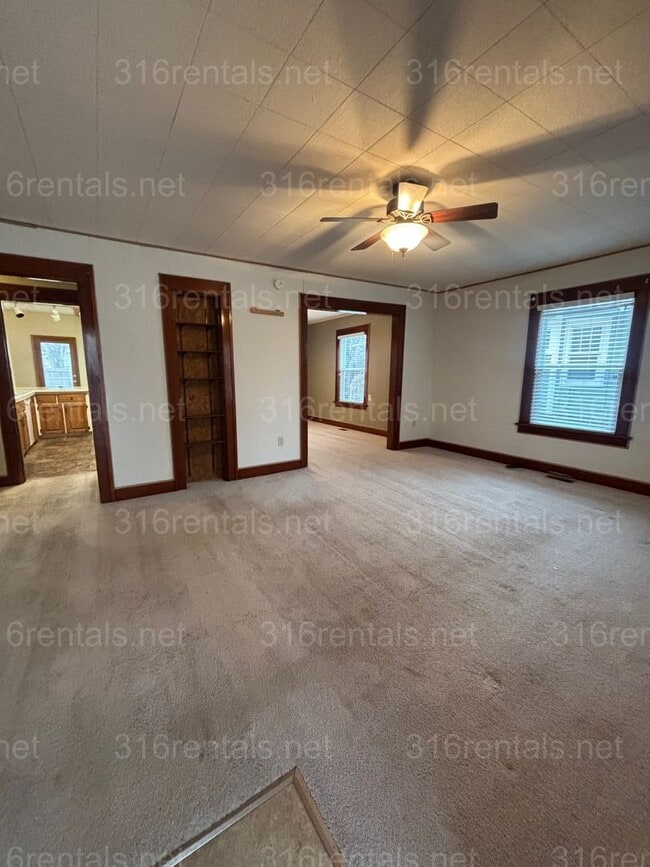 Building Photo - Two bed, Two Bath, fully fenced backyard rental available now!