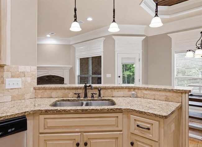 Building Photo - 509 Southern Hills Dr