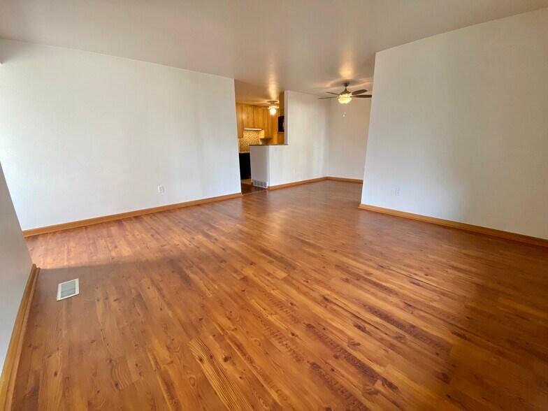 Building Photo - 1855 Icarus Dr