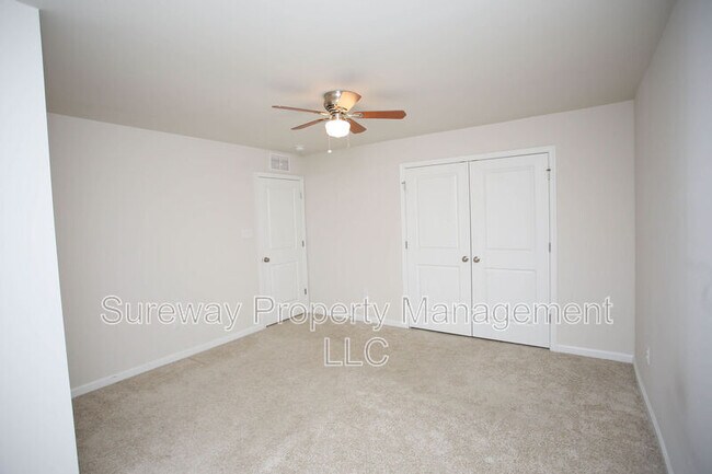Building Photo - 32 Roberta Wy.