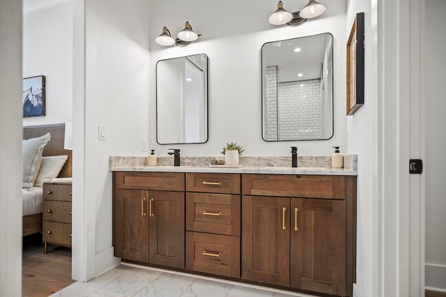 Building Photo - 4161 Cocos Wy