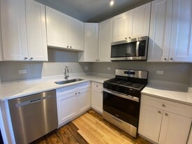 Building Photo - 4009 W School St