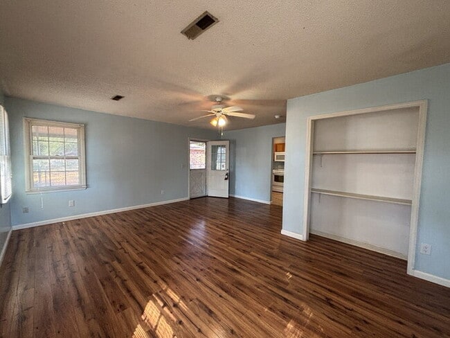 Building Photo - 4411 Donwood Dr