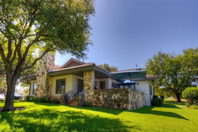 Building Photo - 1924 Clubhouse Hill Dr