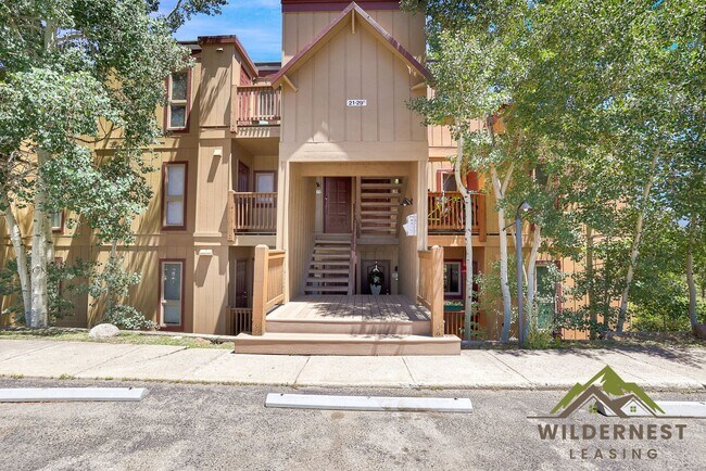 Building Photo - Remodeled Buffalo Woods Condo with Breathtaking Views- fully furnished