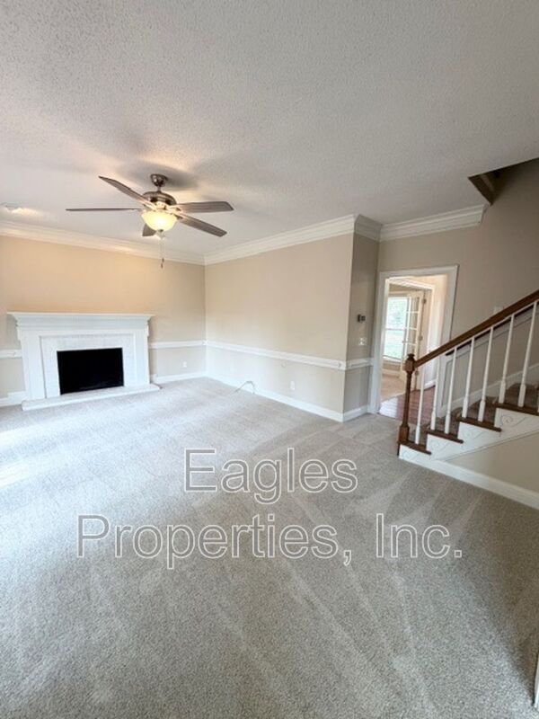 Building Photo - 242 N Marion Dr