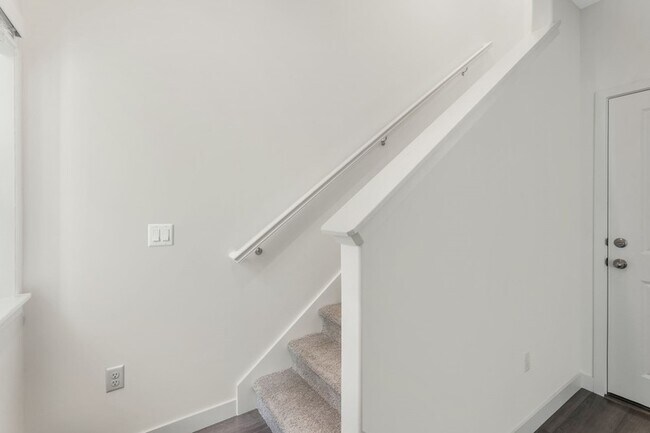 Building Photo - 12927 Trail