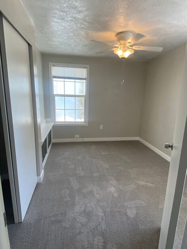 Building Photo - 1590 S 500 E