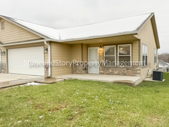 Primary Photo - 3 Bedroom 2.5 bath