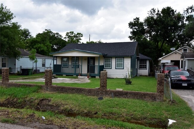 Building Photo - 6229 Clover Ridge St