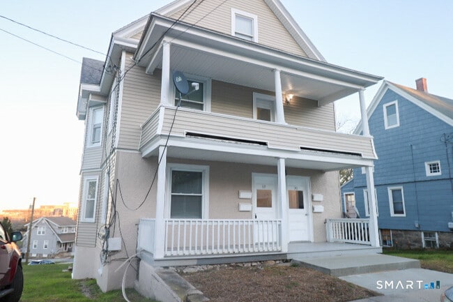 Building Photo - 88 Riverview Ave