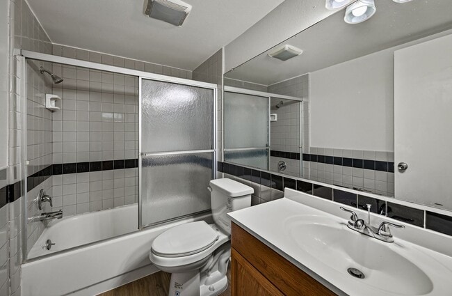 Building Photo - Updated 2 Bedroom Condo in Loma Linda