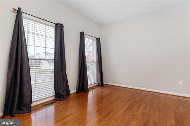 Building Photo - 18688 Potomac Station Dr