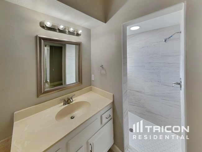 Building Photo - 958 Shriver Cir