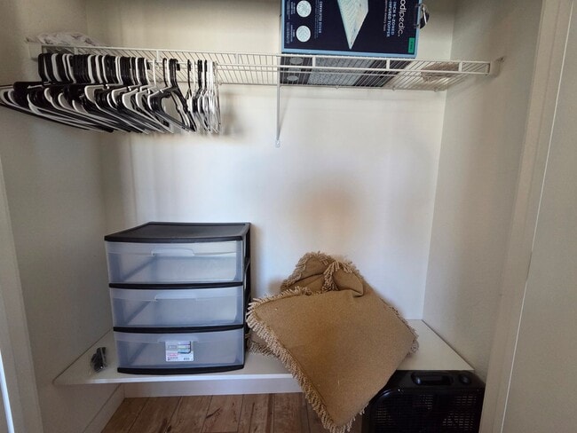 Building Photo - 221 E 5th St