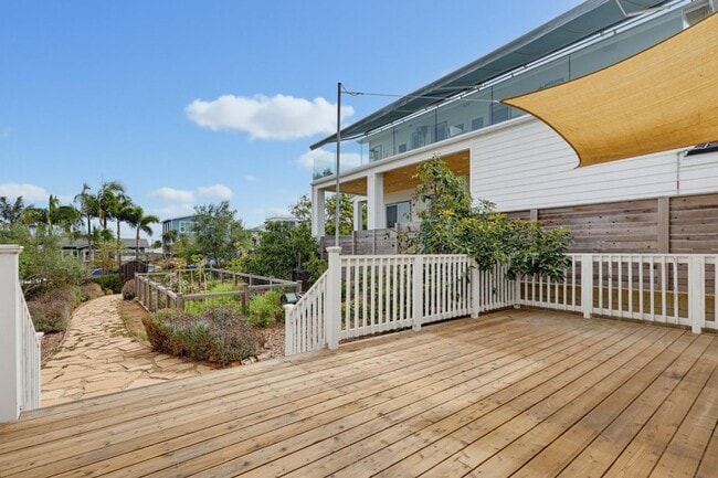 Building Photo - 4525 Saratoga Ave