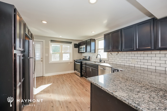 Building Photo - 1034 5th St