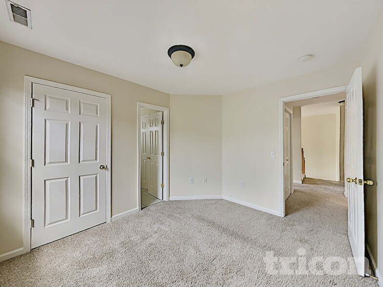 Building Photo - 2014 Trenton Dr