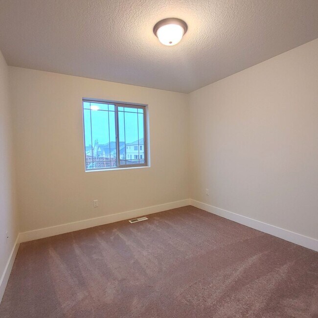 Building Photo - Modern 4BR + AC | Minutes to Hillsboro & High Tech Corridor - Coming Soon!