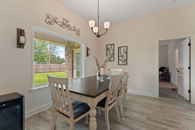 Building Photo - 5568 Micanopy Dr