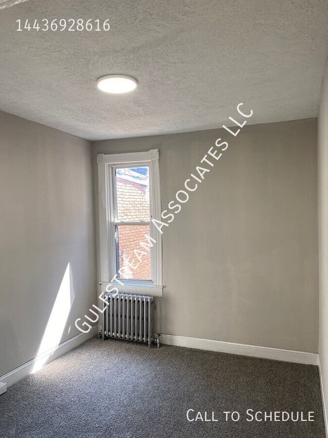 Building Photo - 2824 Parkwood Ave