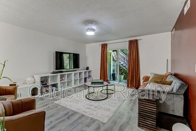 Building Photo - 4609 McClelland Dr