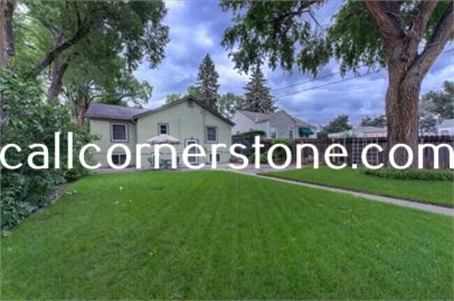 Building Photo - 933 E Cucharras St