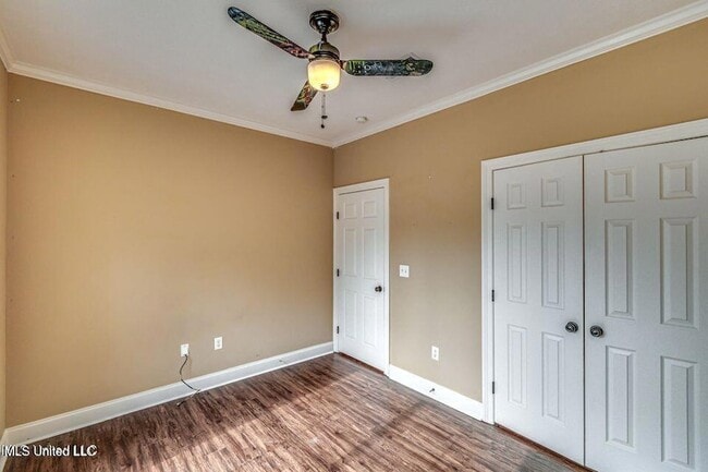 Building Photo - 401 Ash Tree Ln