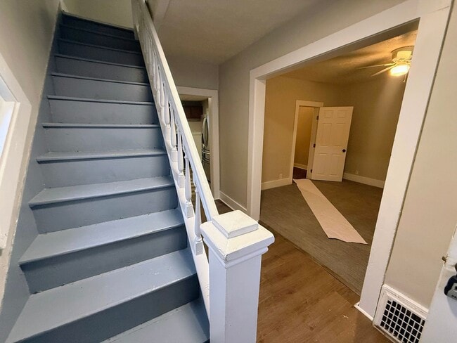 Building Photo - Newly renovated 3-bedroom, 1-bath home in Akron