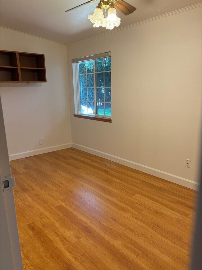 Building Photo - Beautiful 4 bedroom 2 bath home in Newark