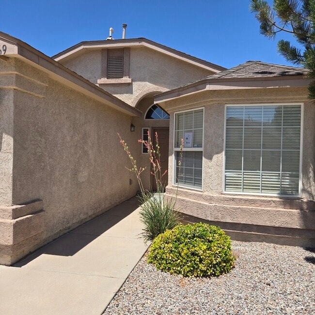 Building Photo - 669 Sunny Meadows Dr