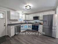 Building Photo - 162 College Ave