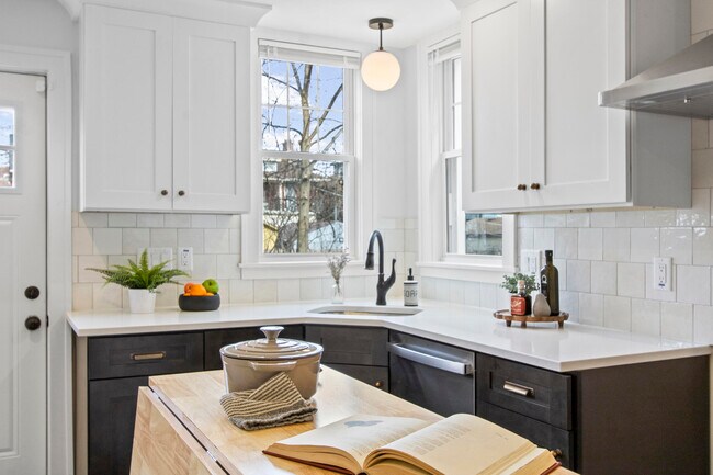 Building Photo - 7434 Woodrow Wilson St