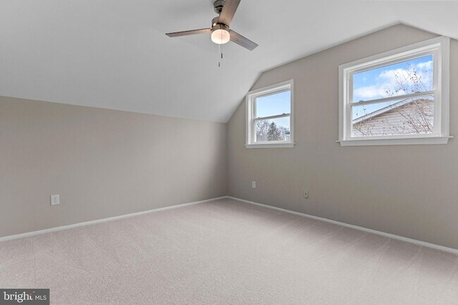 Building Photo - 1006 Stone Ave