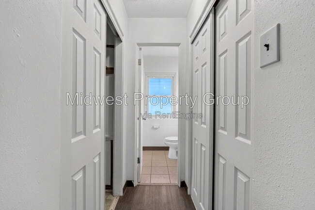 Building Photo - 1208 Verl Pl
