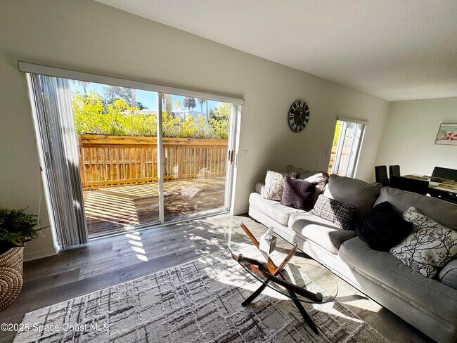 Building Photo - 121 Majestic Bay Ave