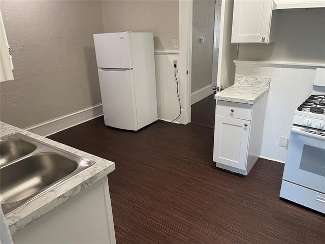 Building Photo - 1118 N Zang Blvd