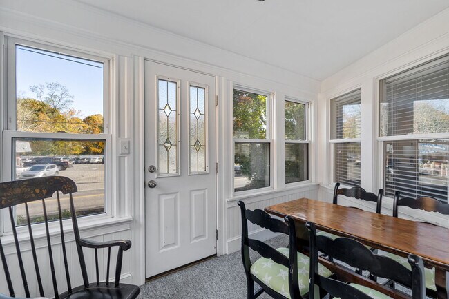 Building Photo - 181 Main St