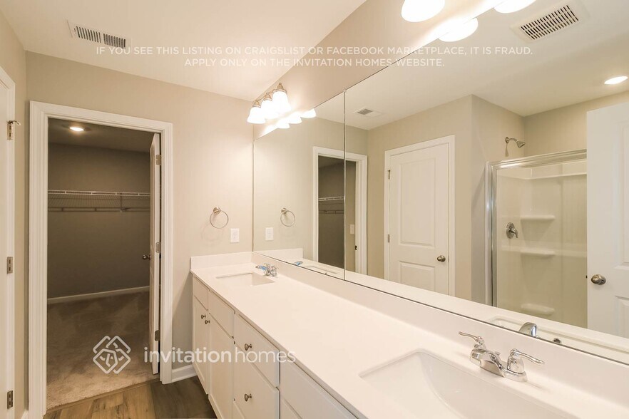 Building Photo - 2080 Boxwood Cir