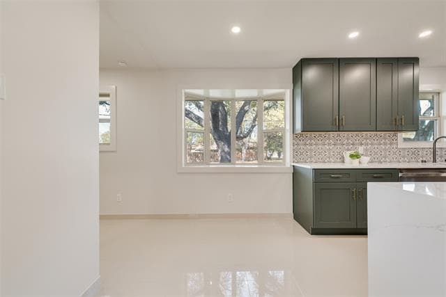 Building Photo - 3106 Sharpview Ln