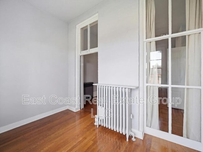Building Photo - 323 N Potomac St