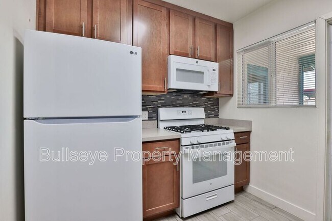 Building Photo - 3415 N 11th Ave