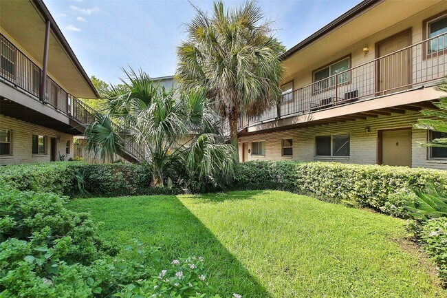 Building Photo - 1307 Welch St