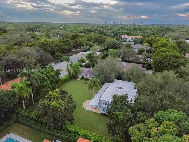 Building Photo - 730 SW 80th St