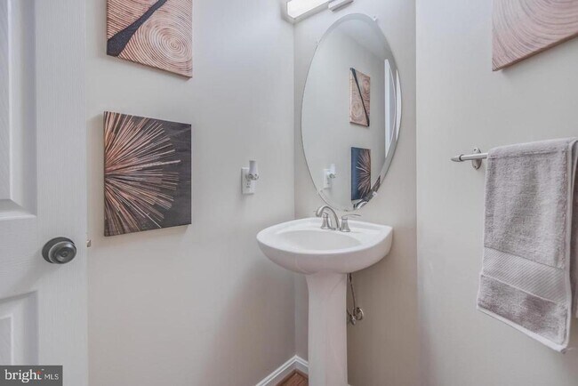 Building Photo - 642 Belmont Bay Dr