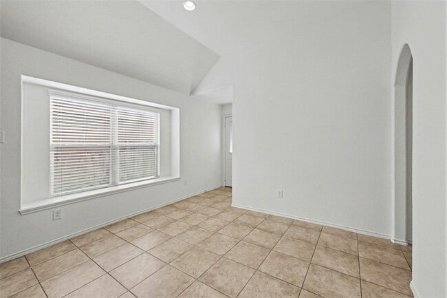 Building Photo - 20719 Winghaven Dr