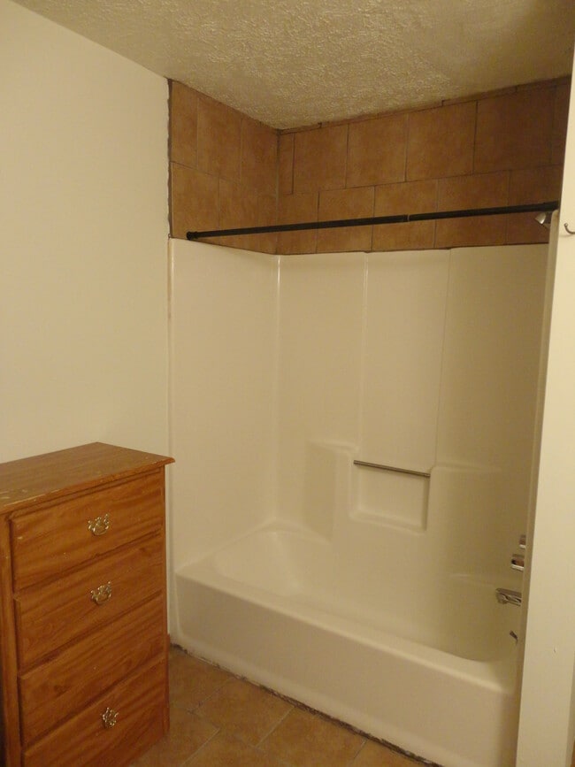 Building Photo - 98 E Mulberry St