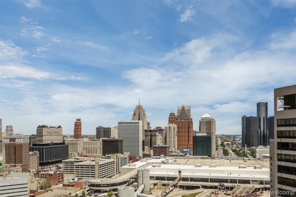 Building Photo - 300 Riverfront Dr