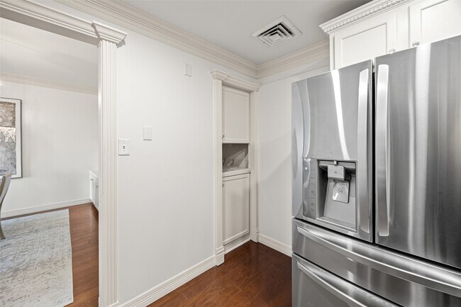 Building Photo - 3711 San Felipe St